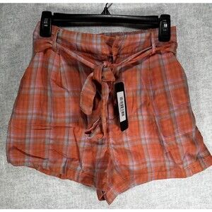 NWT Vici Womens Jayna Plaid High Rise with Belt Front Zip Pleated Shorts S -flaw